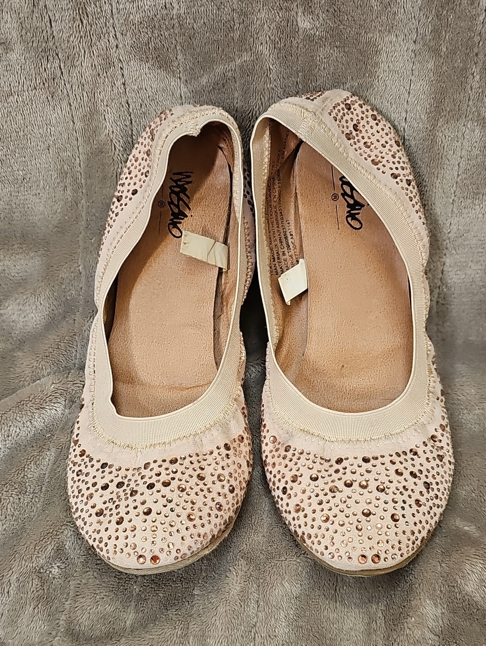 Women’s Embellished Ballet Flat in Blush Pink